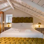 Luxury Duplex W/ River View By Lovelystay