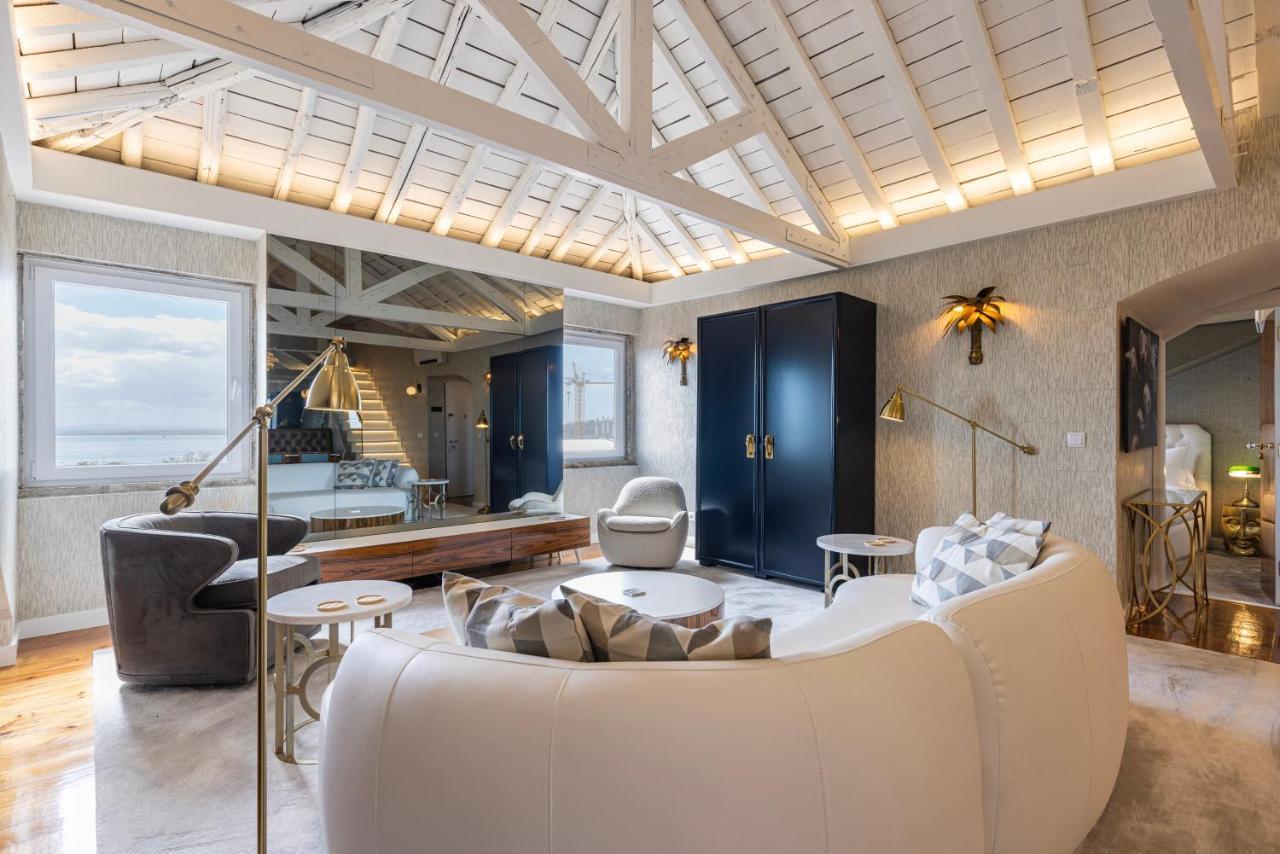 Luxury Duplex W/ River View By Lovelystay *