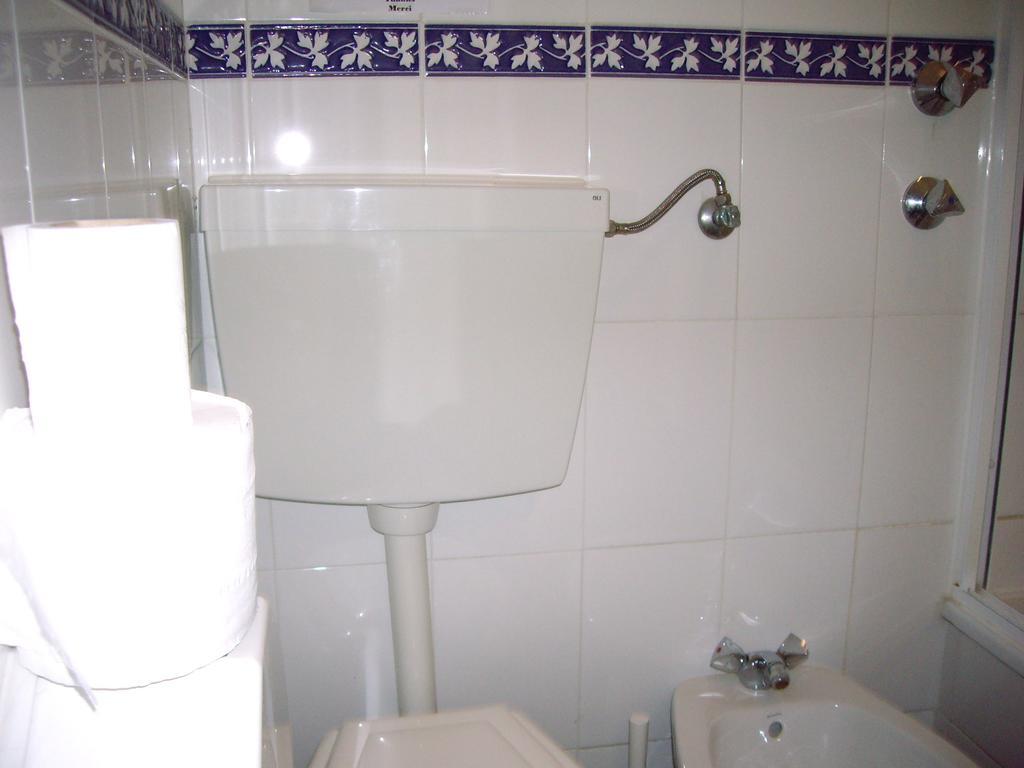 Residencial Camoes Alojamento de Acomodação e Pequeno-almoço 2*