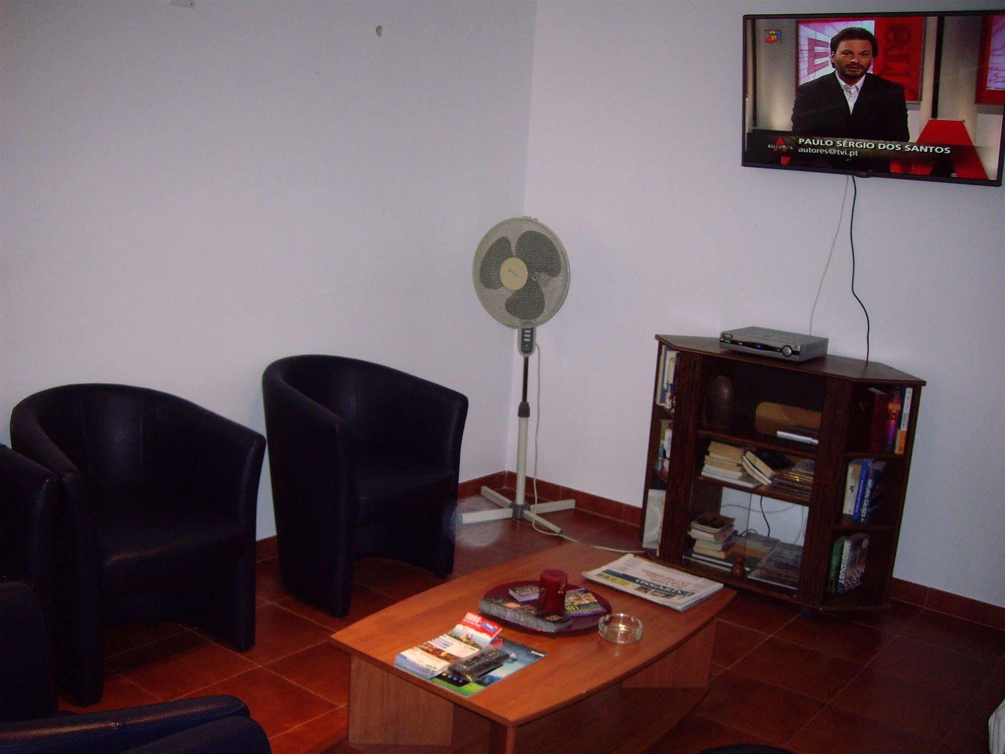 Residencial Camoes Alojamento de Acomodação e Pequeno-almoço 2*