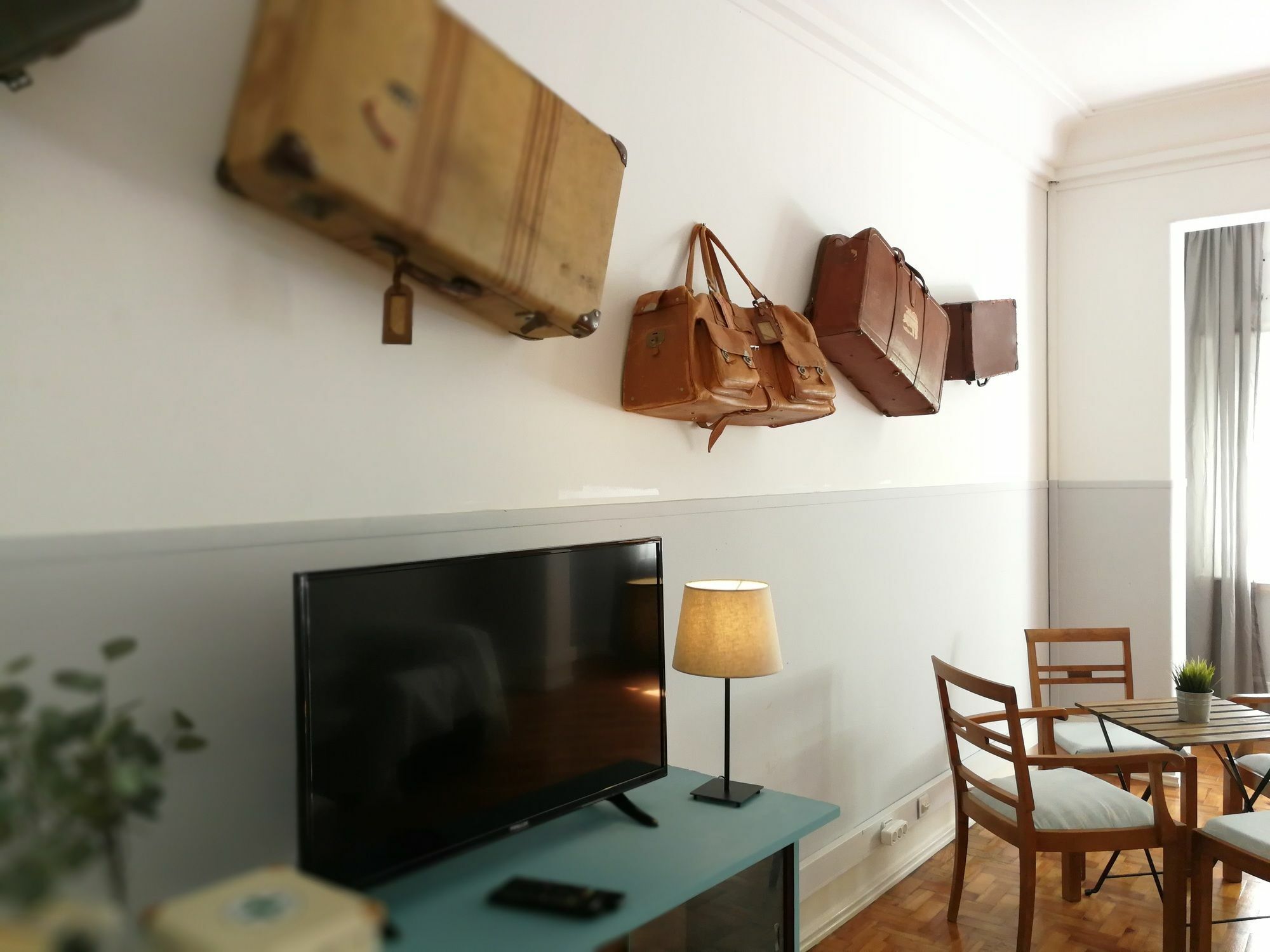 Hostal Castilho 63 & *