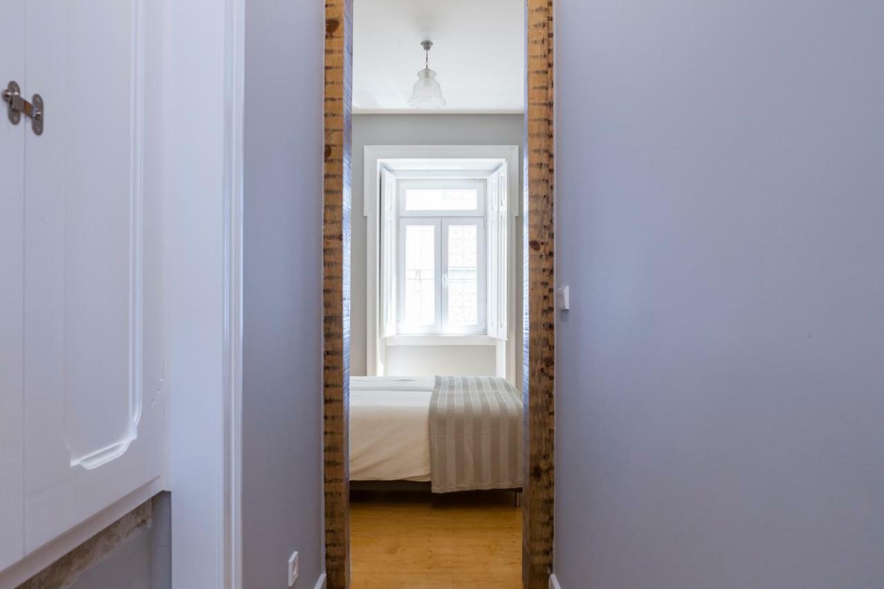 Breath-taking River & View Stunning 3 Bedrooms & 3 Bathrooms With Ac Alfama Castle District 1st Floor * Lisboa