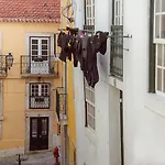 Beco Do Melo, A Traditional Building In Alfama
