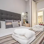 B In B Lisbon Downtown Suites