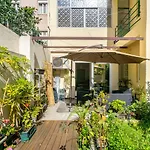 Whome | Alameda Patio Hideaway