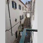 Inloveapartments - Typical Alfama Balcony