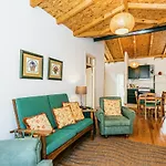 Moderno Apartamento em Bairro típico Lisboeta