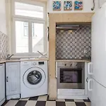135 C - Quiet Charming Flat In Historic Alfama Near Baixa