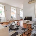 135 C - Quiet Charming Flat In Historic Alfama Near Baixa