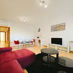 Sunny Home Lisboa Expo, Free Parking