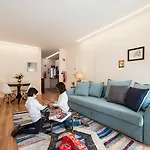 Lis Apartments