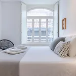 Modern Rustic Flat In Santos By Lovelystay