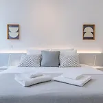 Modern Rustic Flat In Santos By Lovelystay