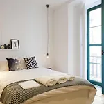 Urban Chic-Chiado Pantone Studio