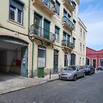 Bright Apt W Balcony, Ac, Parking, By Timecooler