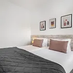 Whome Peaceful Alges Family Home Away From City Noise