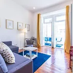 Downtown 7 Bedroom Apartment - Liberdade