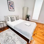 Lisbon Large City Flat Up 8Pp