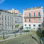 Principe Real Charming Garden View Flat At The Heart Of Lisbon