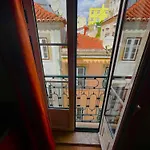 2 Bedroom, 2 Bathroom Apartment - Travessa Da Madalena