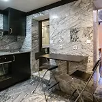 Cosmopolitan Chiado Apartment By Lovelystay