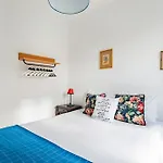 Monica\'S Place A Friends\' Inspired Apartment