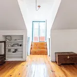 Third Floor Apartment At Graca Neighbourhood