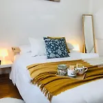 Quarto Com Vista Do Rio Tejo
