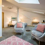Comtesse Lisbonne Guest House By Homing