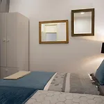 Studio Fuer 9 Personen Und 1 Kind In Lissabon, Regio De Lisboa Costa De Lisboa - B58349