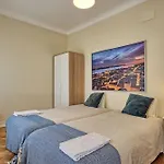 Studio Fuer 9 Personen Und 1 Kind In Lissabon, Regio De Lisboa Costa De Lisboa