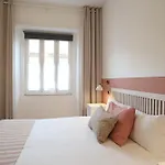 Giraffe House