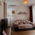 Giraffe House