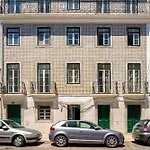 Modern Lisbon Apartments By Soulplaces