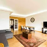 Family Riverview Apt In Ajuda