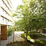 Modern Apartment Near The Bridge