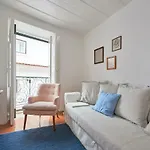 Alfama Light-Filled Apartment, By Timecooler
