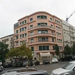 Avenida Great Apartment