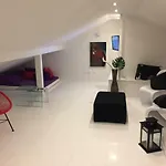 Design Apartment With Rooftop Terrace And 180-Degree River&City Views