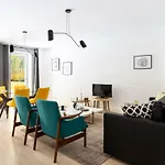 Altido Bright And Elegant 1Br Home With Workspace And Huge Terrace In Pena, Close By Viewpoint