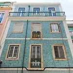 Typical Light Filled Graça Apartment, By TimeCooler