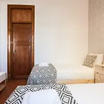 Rossio Vintage Two-Bedroom Apartment - By Lu Holidays