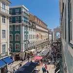 Charming Apartment In Baixa Chiado