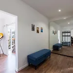 Amazing Downtown Apt With Small Balcony With View Over The Castle