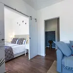 Amazing Downtown Apt With Small Balcony With View Over The Castle