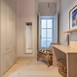 Lovelystay - 3 Bedroom Downtown Wonderwall