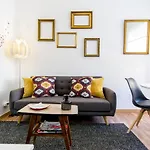 Sunny Apartment In A Typical Lisbon Neighborhood