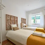 Belém Light Filled Apt With Patio, By TimeCooler