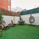 Belém Light Filled Apt With Patio, By TimeCooler