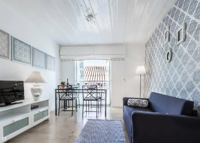 Inloveapartments - Typical Portuguese Tiles